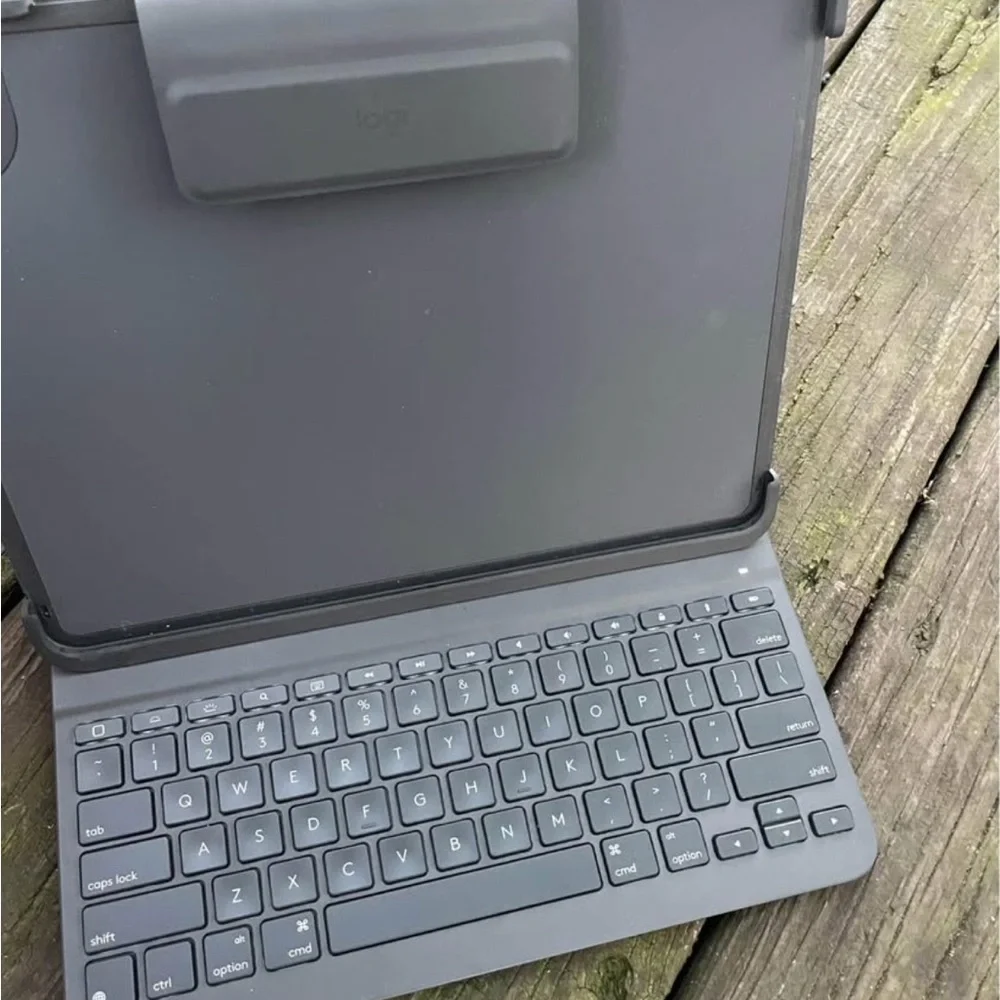 Logitech Combo Touch Keyboard